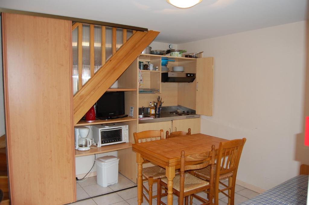Auberge Du Bord Des Eaux - Demi-Pension Assuree Sur Reservation Saint-Amand-les-Eaux Quarto foto
