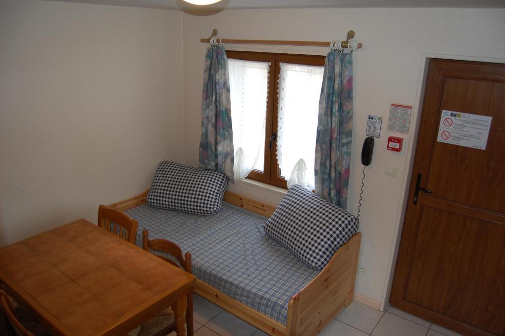 Auberge Du Bord Des Eaux - Demi-Pension Assuree Sur Reservation Saint-Amand-les-Eaux Quarto foto