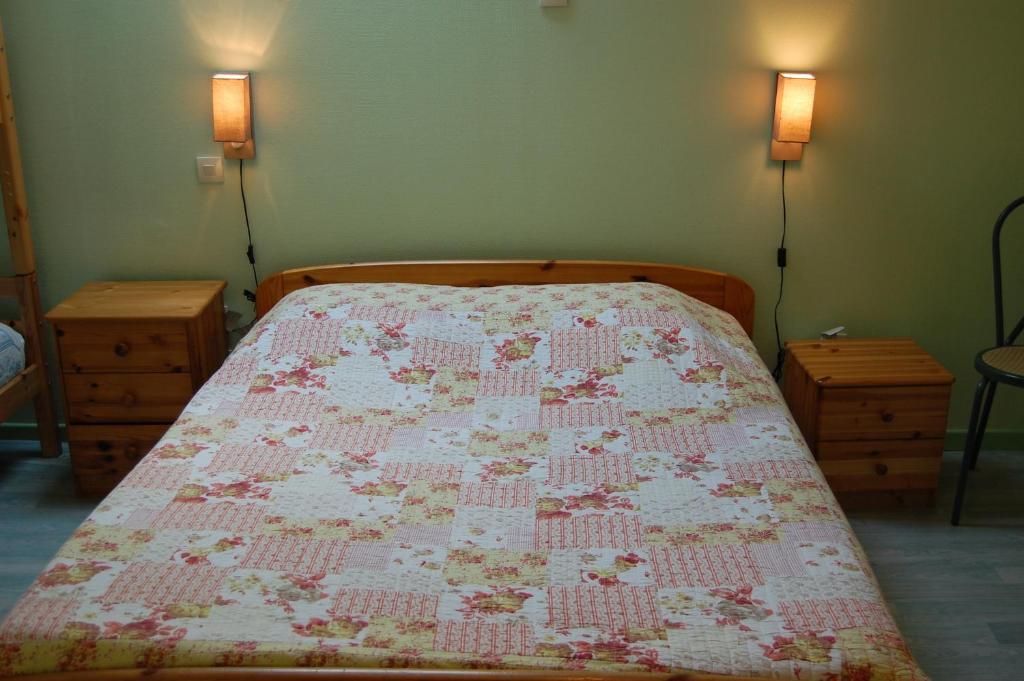 Auberge Du Bord Des Eaux - Demi-Pension Assuree Sur Reservation Saint-Amand-les-Eaux Quarto foto