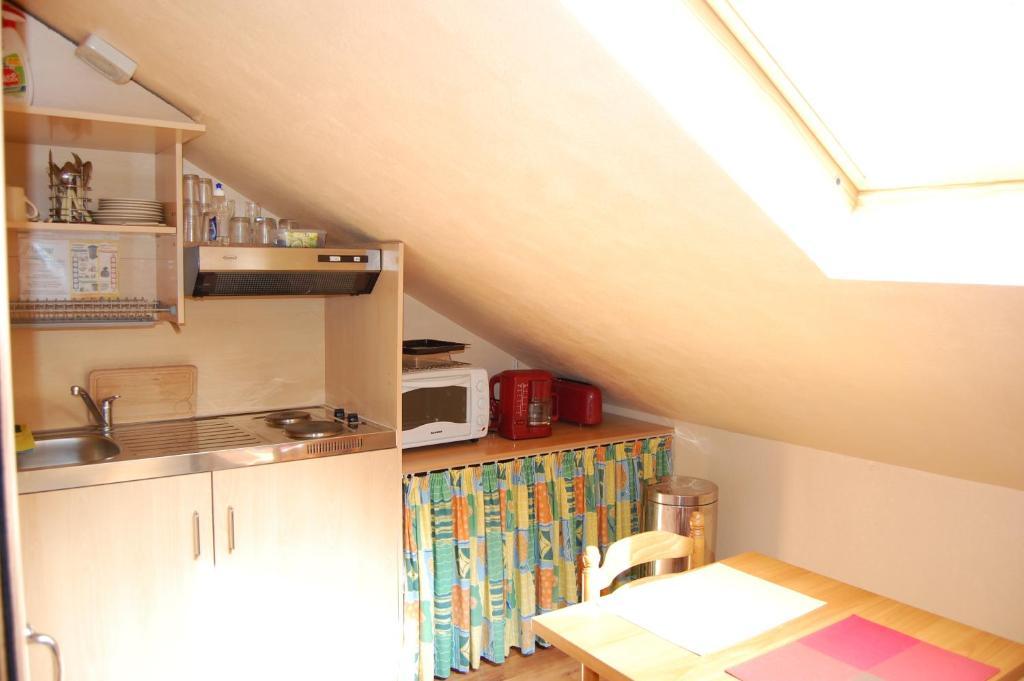 Auberge Du Bord Des Eaux - Demi-Pension Assuree Sur Reservation Saint-Amand-les-Eaux Quarto foto