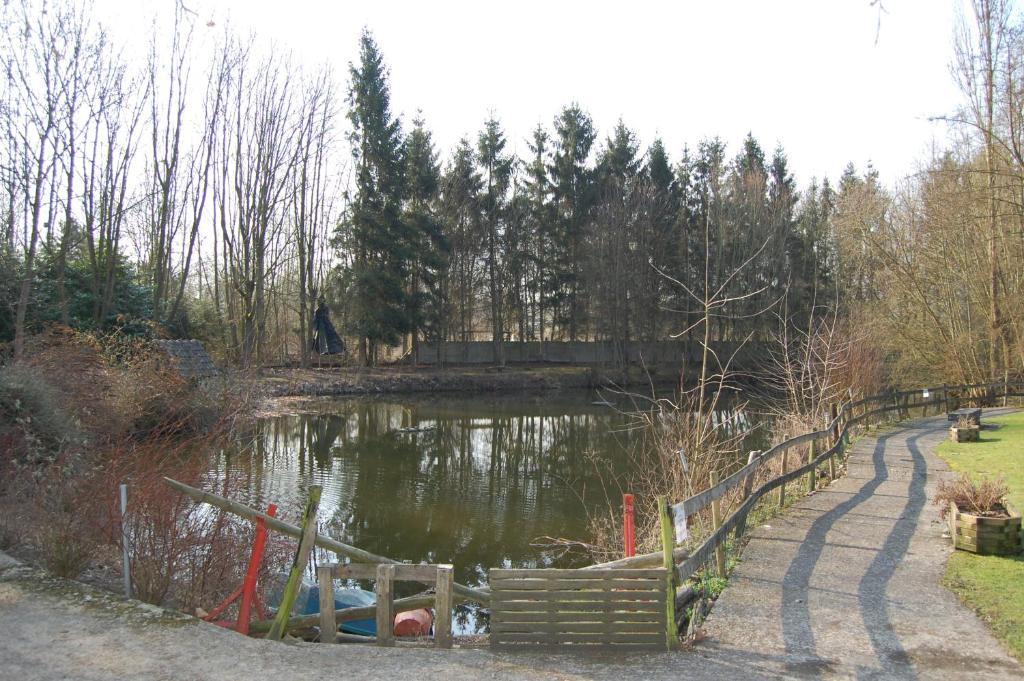 Auberge Du Bord Des Eaux - Demi-Pension Assuree Sur Reservation Saint-Amand-les-Eaux Exterior foto